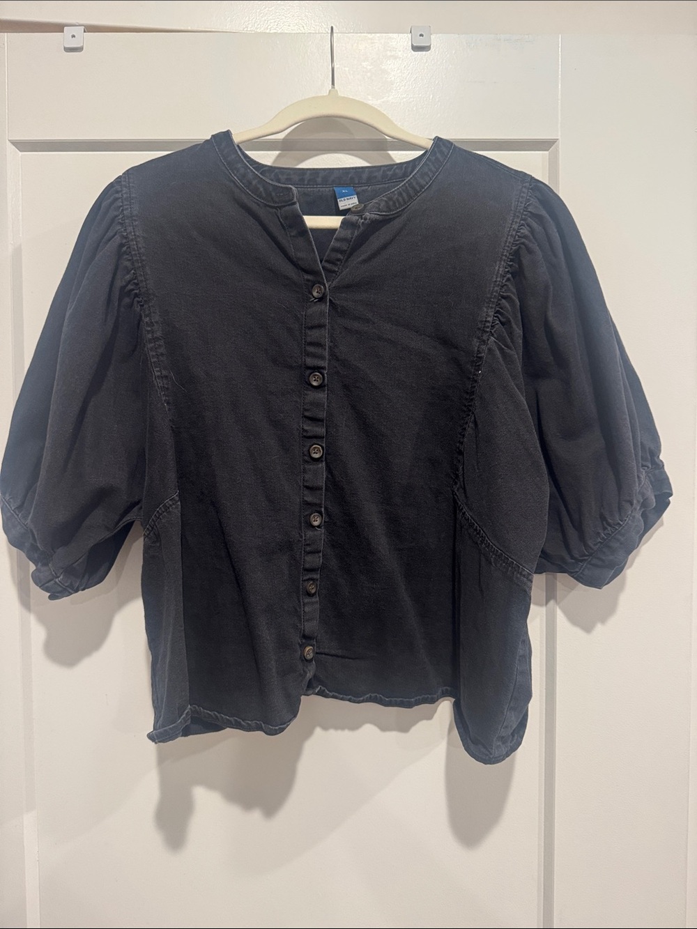 Old Navy Black Button-Front Puff Sleeve Blouse